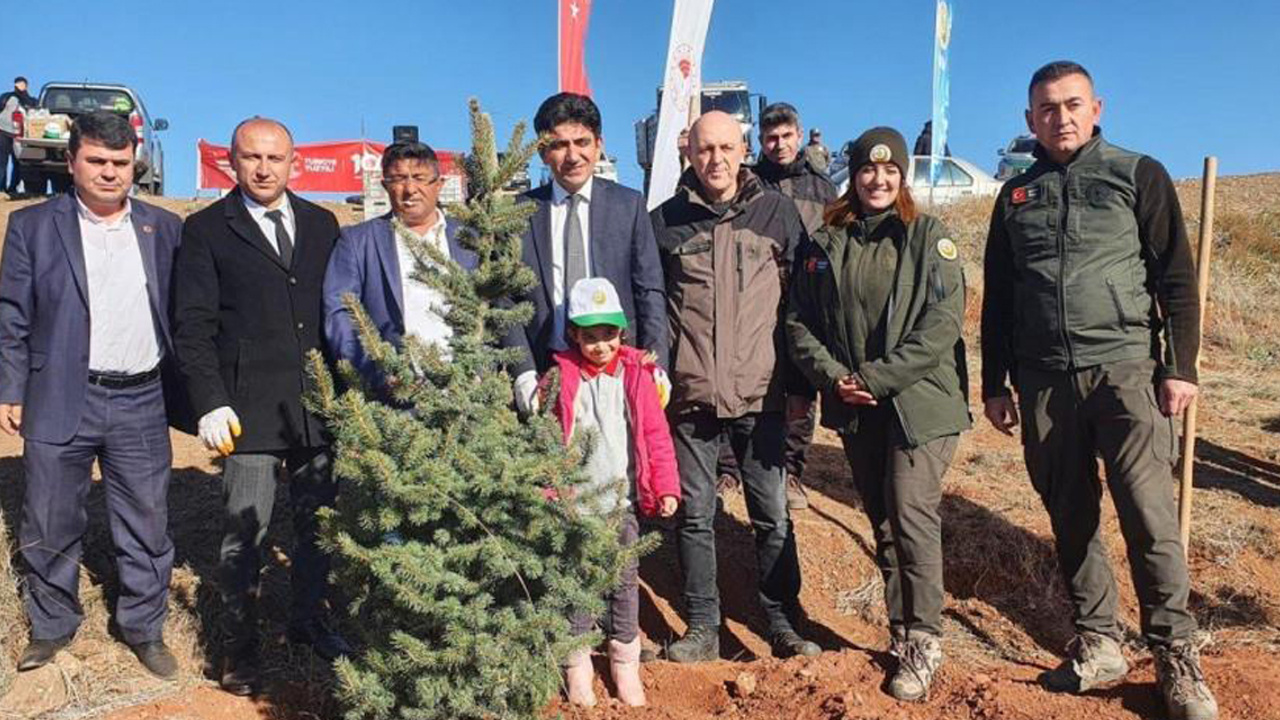 Yerköy’de minikler doğa için fidan dikti