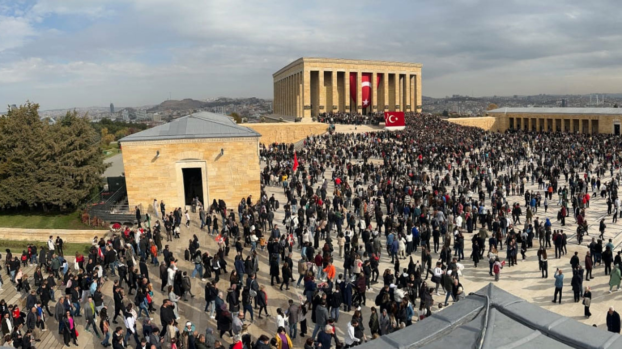 Anıtkabir'den tarihi rekor: 10 Kasım'da 1 milyonu aşkın ziyaretçi