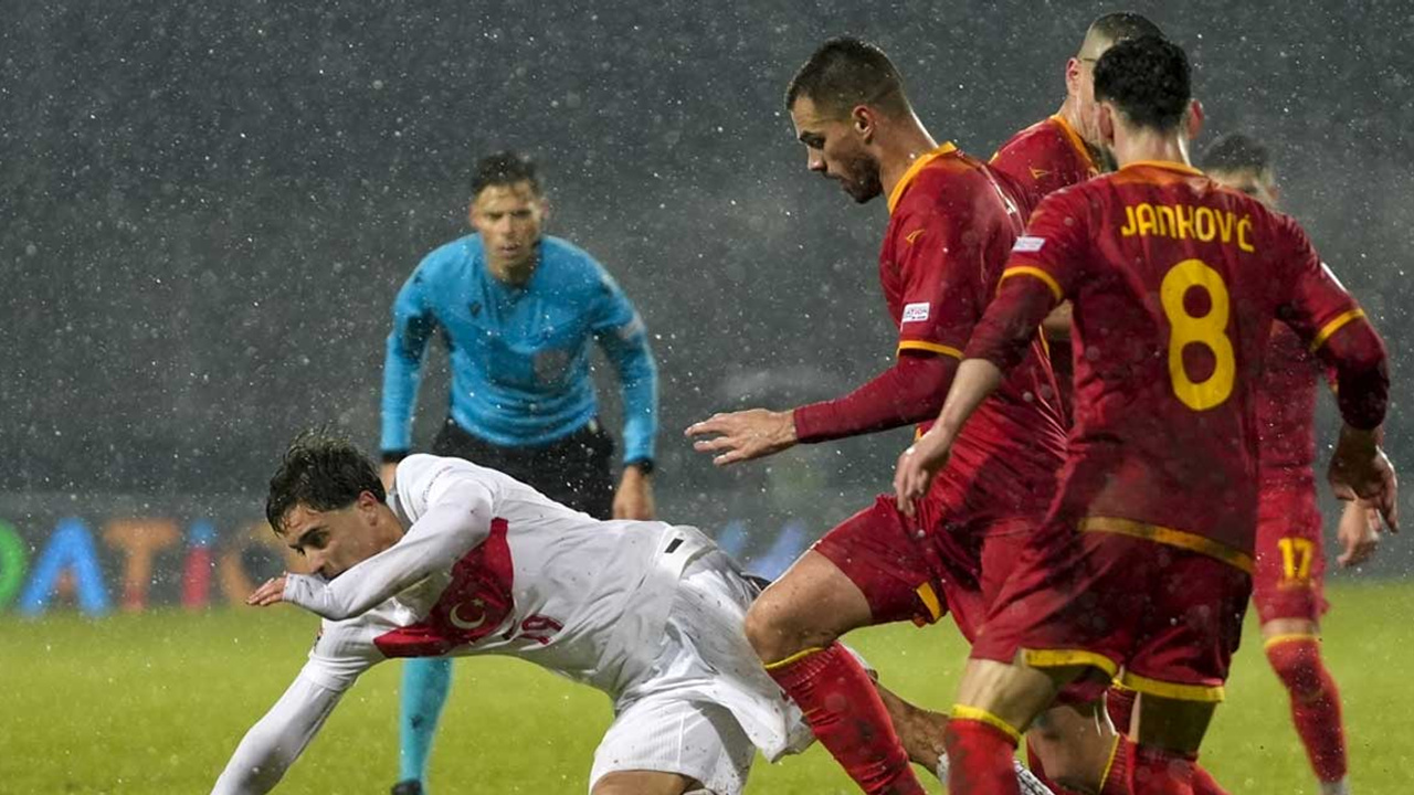 A Milli Futbol Takımına Karadağ'da soğuk duş: İlk kez yenildik, Play-off'a kaldık