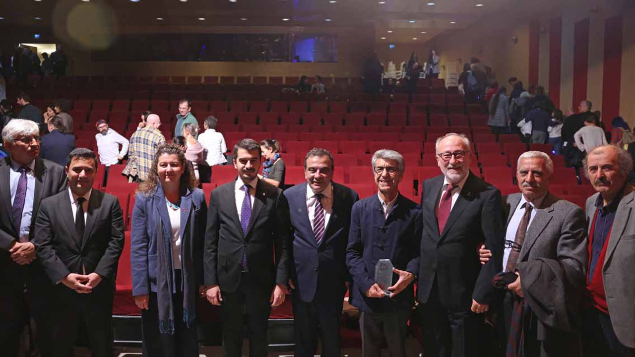 27. Uluslararası Ankara Tiyatro Festivali başladı: Altan Erkekli'ye onur ödülü