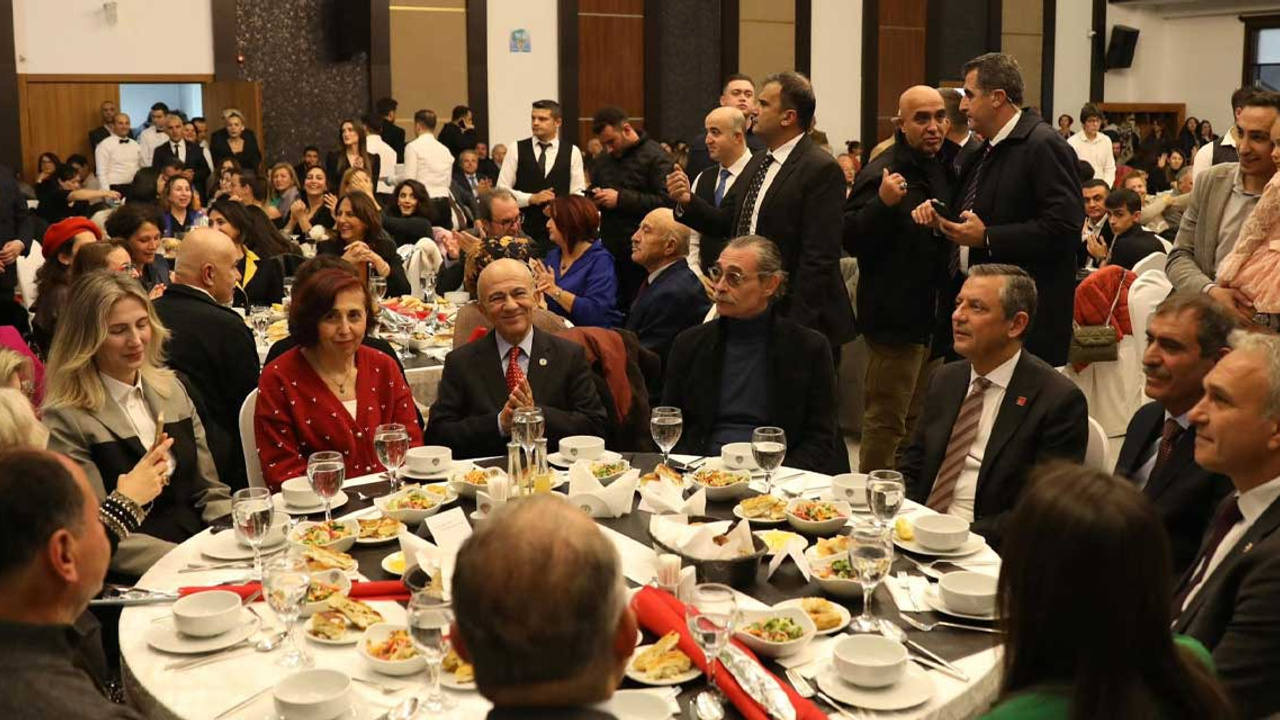 Etimesgut Belediyesinden öğretmenler günü etkinliği: “Geleceğimizi inşa eden kahramanlarımıza minnettarız”