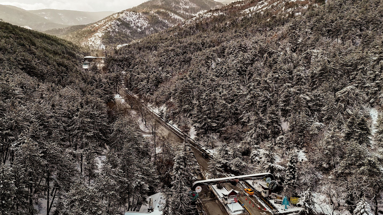 Kızılcahamam'dan eşsiz kar manzarası