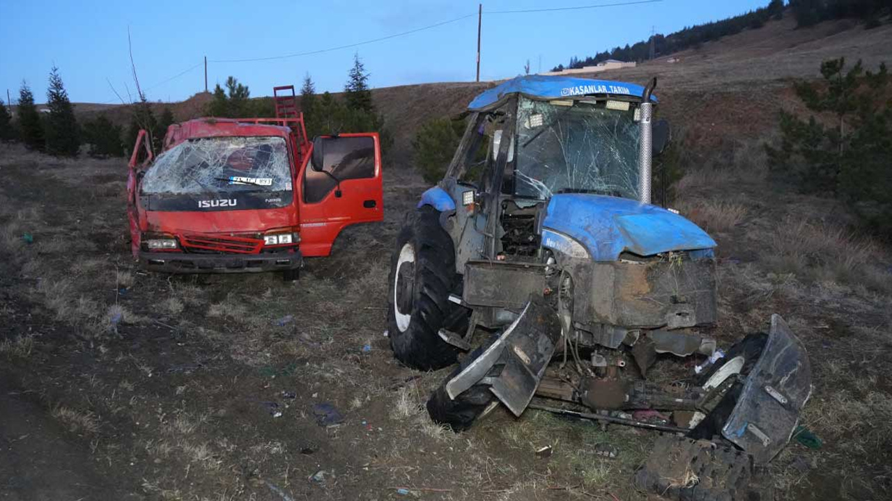 Kırıkkale'de traktör taşıyan kamyonet takla attı: 1 yaralı