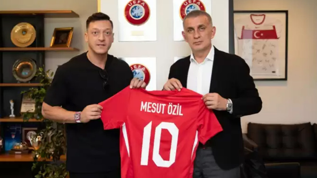 Mesut Özil'den 'TFF başkanı olacak' iddialarına cevap geldi!