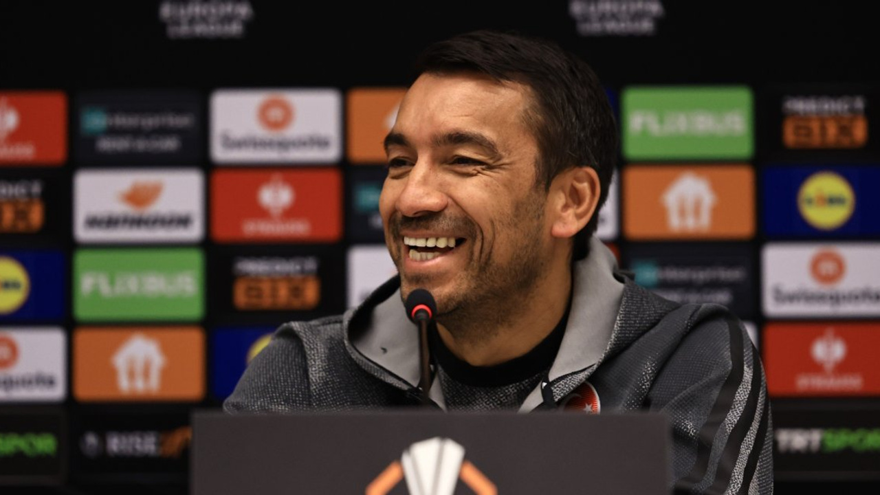 Bronckhorst: "Galip gelmek için buradayız"