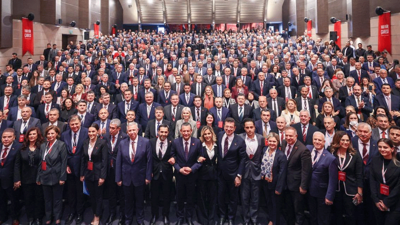 Özel CHP'li belediye başkanlarını topladı! Mansur Yavaş'tan 'işbirliği içinde çalışacağız' mesajı!