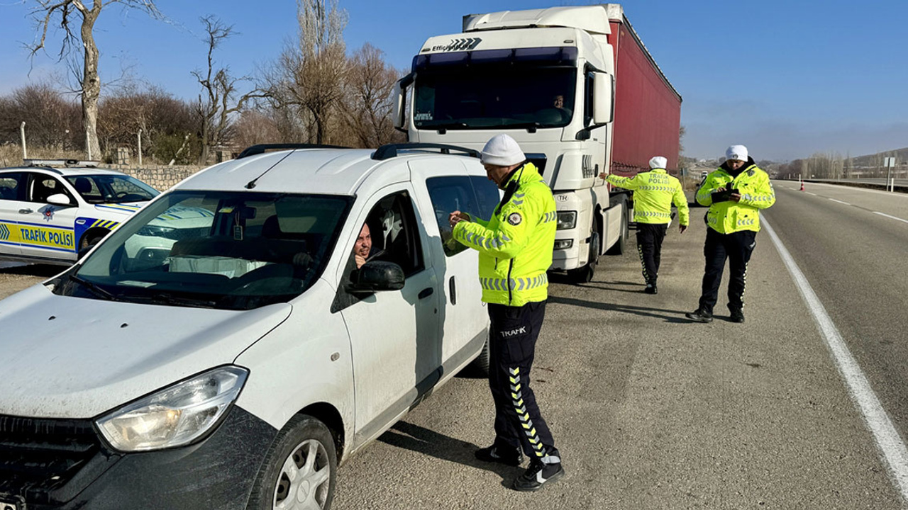 Kırşehir'de kış lastiği denetimi!