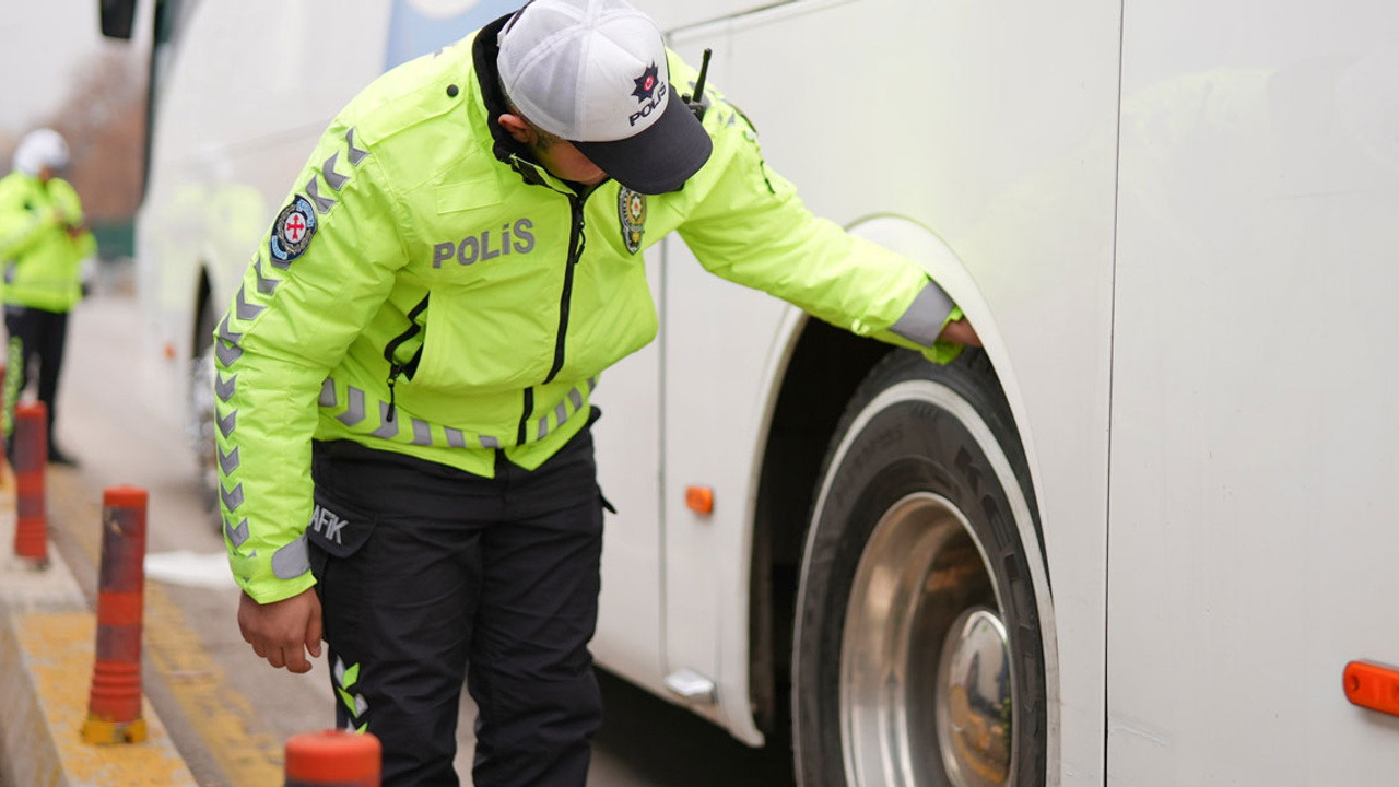 Ankara'da otobüslere kış lastiği denetimi