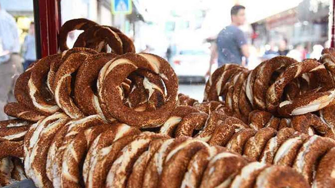 Ankara'da seyyar simit tezgahında fare görüntülendi: Belediye el koydu