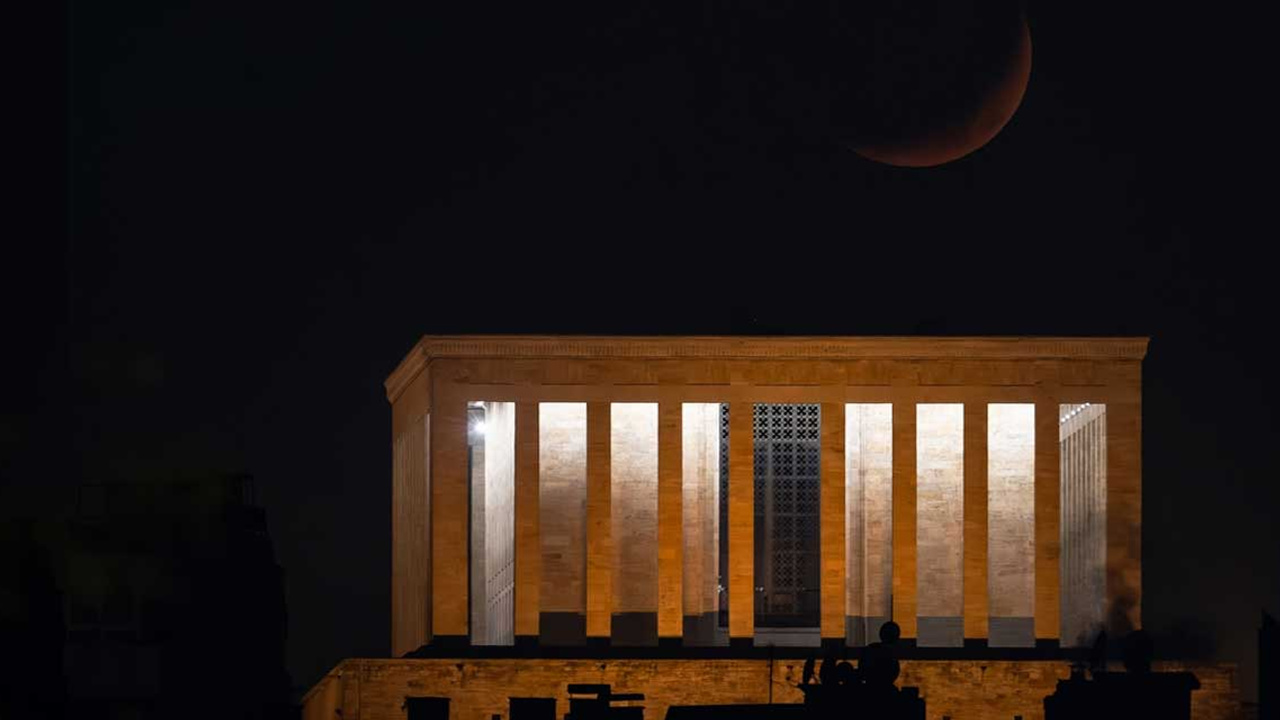 Ankara'da Hilal ve Anıtkabir'den büyüleyici görüntüler