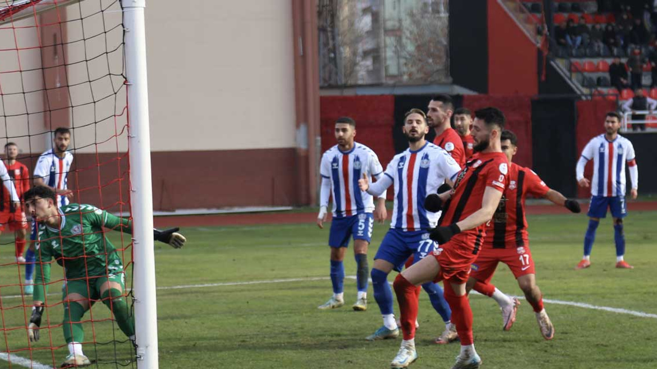 Sincan Belediyesi Ankaraspor, GMG Kastamonuspor, karşısında mağlup: Ligin dibine yaklaştı