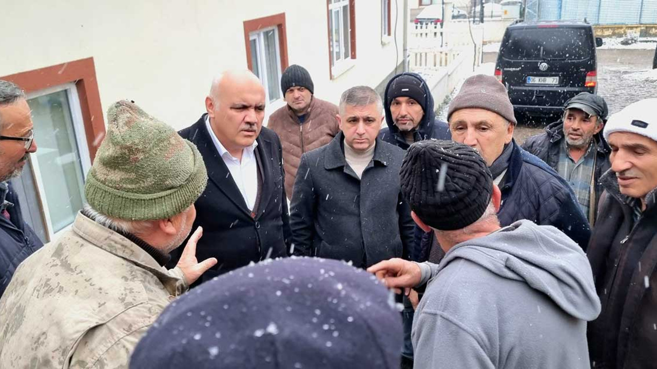 Kızılcahamam Belediye Başkanı Acar'dan yangın sonrası evi zarar gören vatandaşa ziyaret