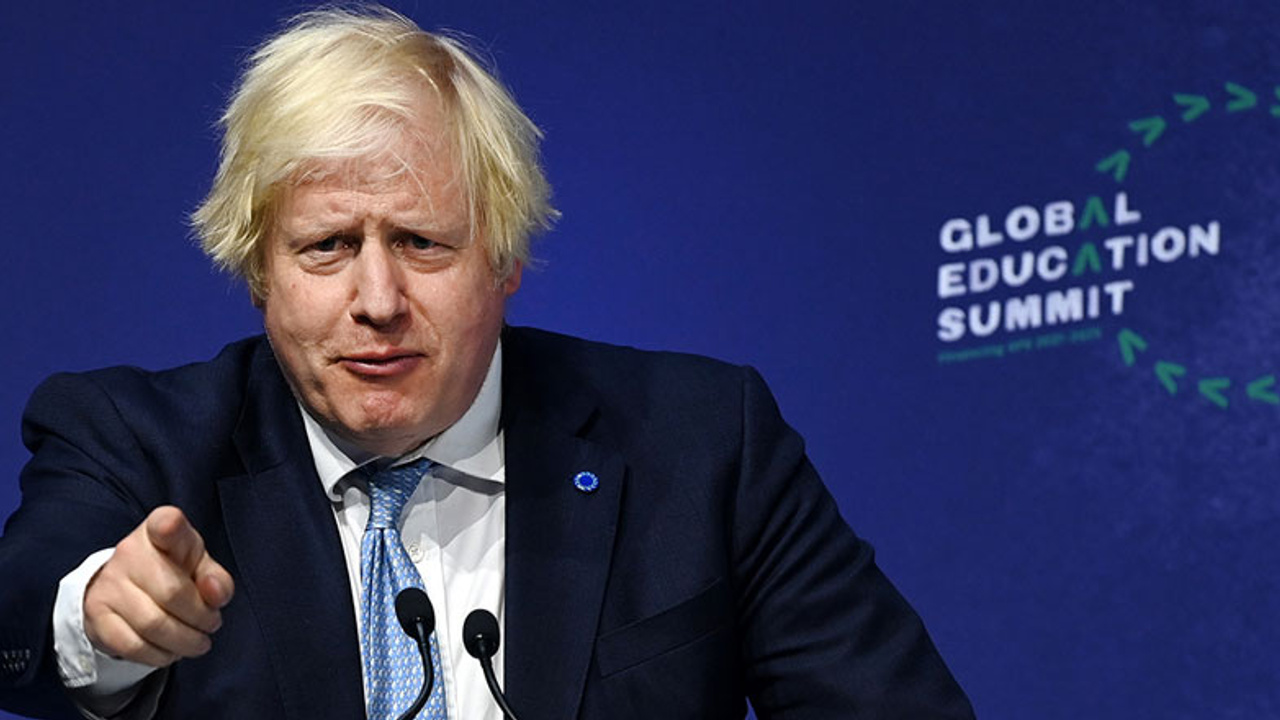 Boris Johnson, Netanyahu'nun ziyaretinden sonra banyosunda dinleme cihazı bulunduğunu belirtti