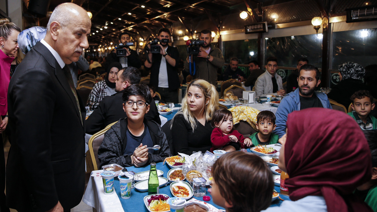 Bakan Kirişci, Ankara’da depremzedeler ile buluştu