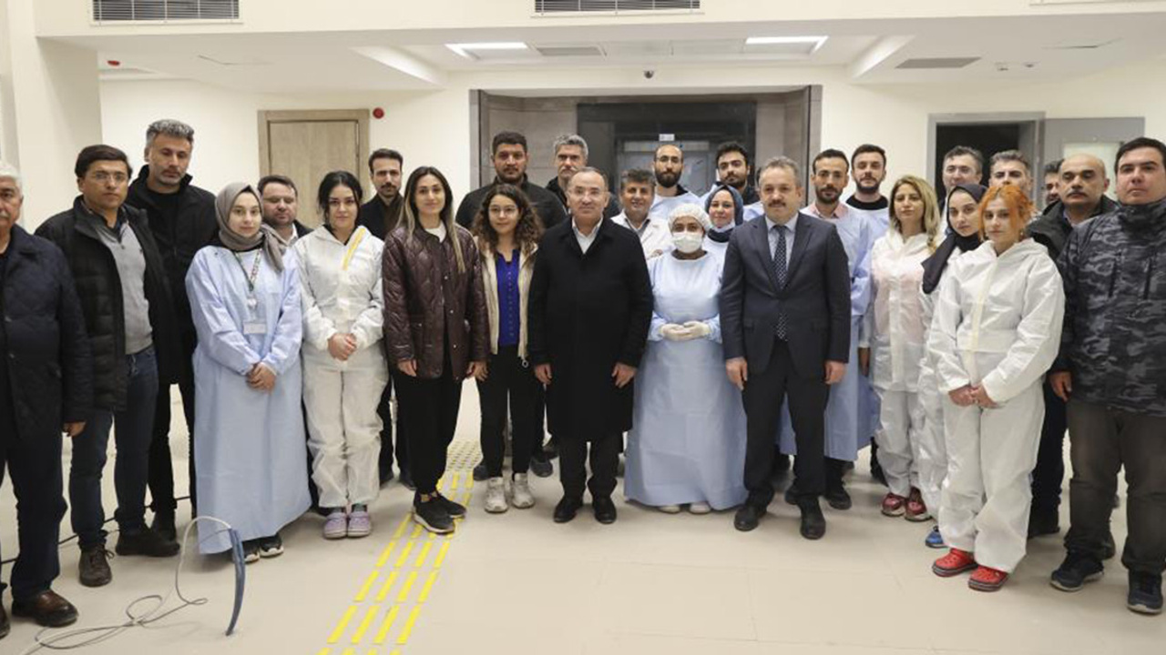 Bakan Bozdağ, Adli Tıp Kurumu Hatay Grup Başkanlığını ziyaret etti