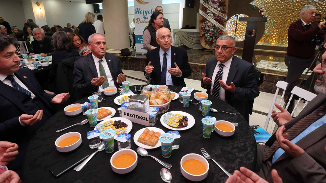 Fethi Yaşar vatandaşlarla iftarda buluştu