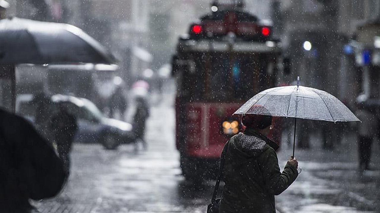 İstanbul'da dolu ve sağanak etkisini sürdürüyor
