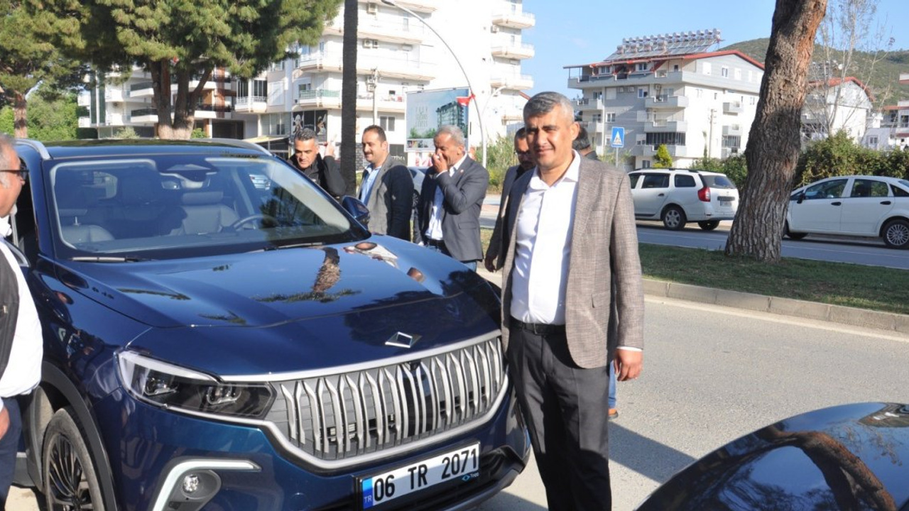 Bakan Çavuşoğlu'dan TOGG tanıtımı