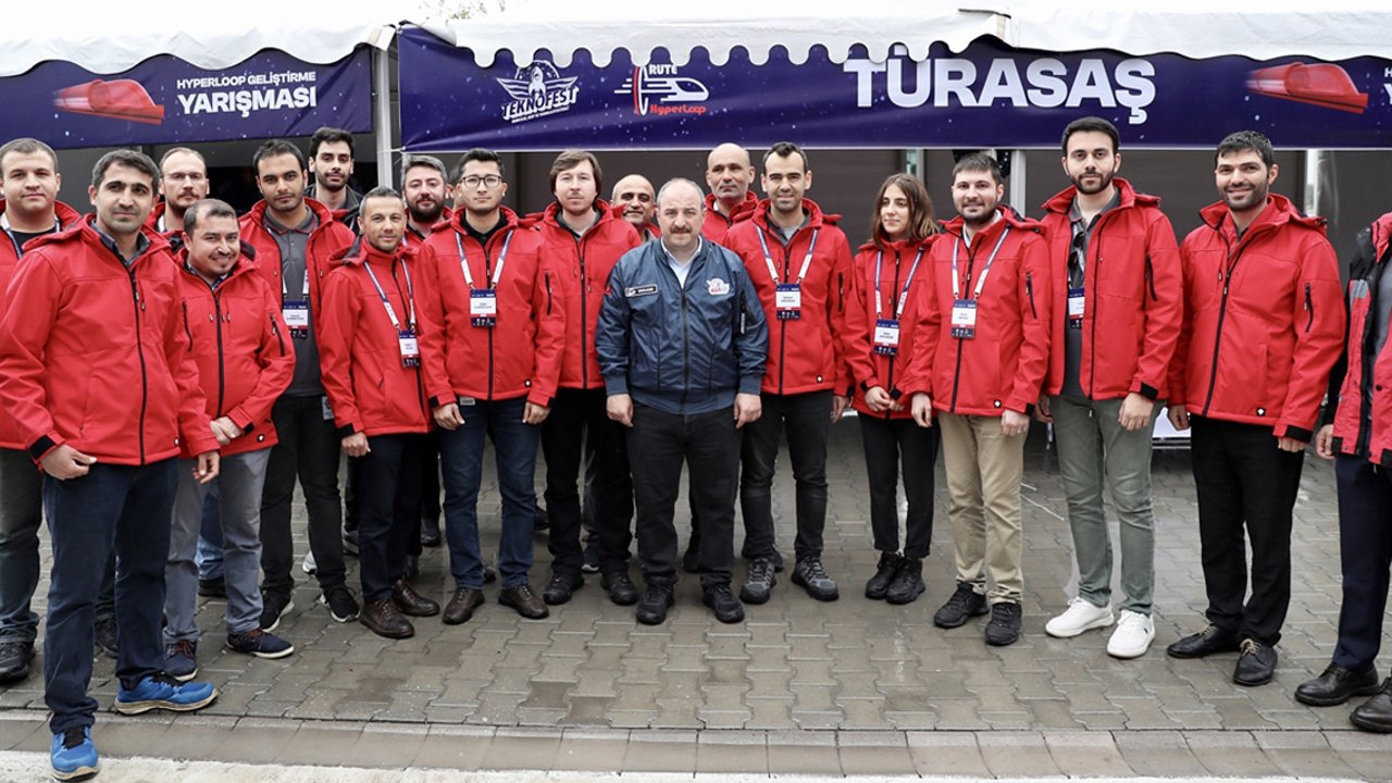 Sanayi ve Teknoloji Bakanı Varank, ''TEKNOFEST atölyelerini Türkiye'nin dört bir yanında yaygınlaştıracağız"