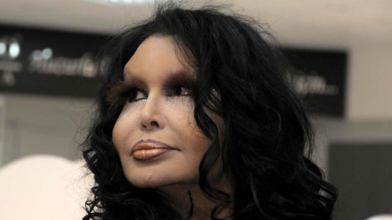 Bülent Ersoy’un sahne kıyafeti olay oldu! Adeta gelinlikle sahneye çıktı
