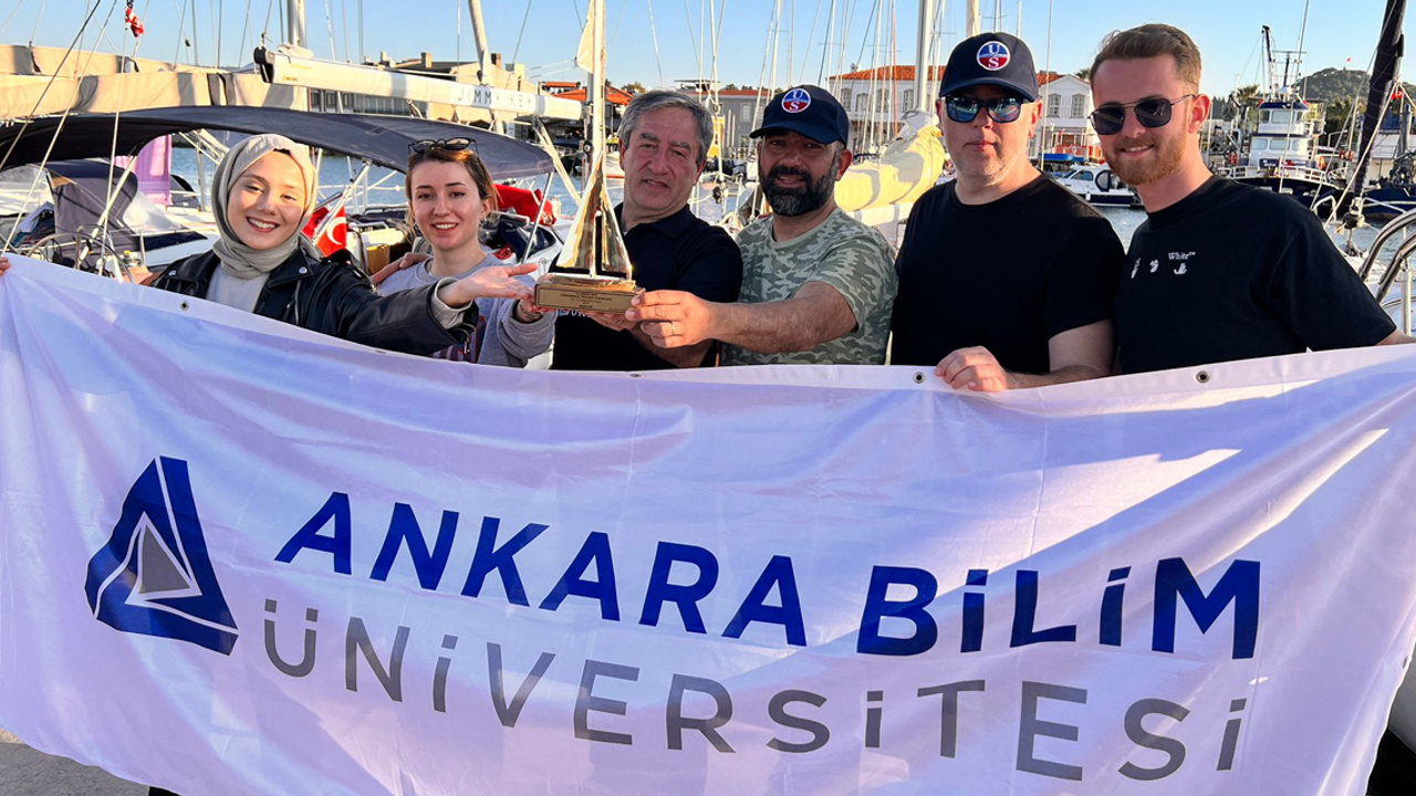 ABÜ 11. Jimmy Key Üniversal 2022 Yelken Yarışı'nda şampiyon oldu