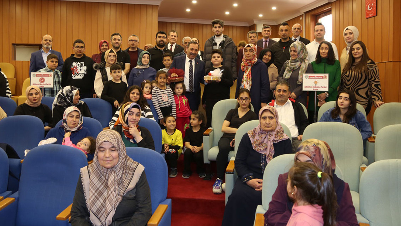 Etimesgut'a gelen depremzedelerden Enver’e ziyaret