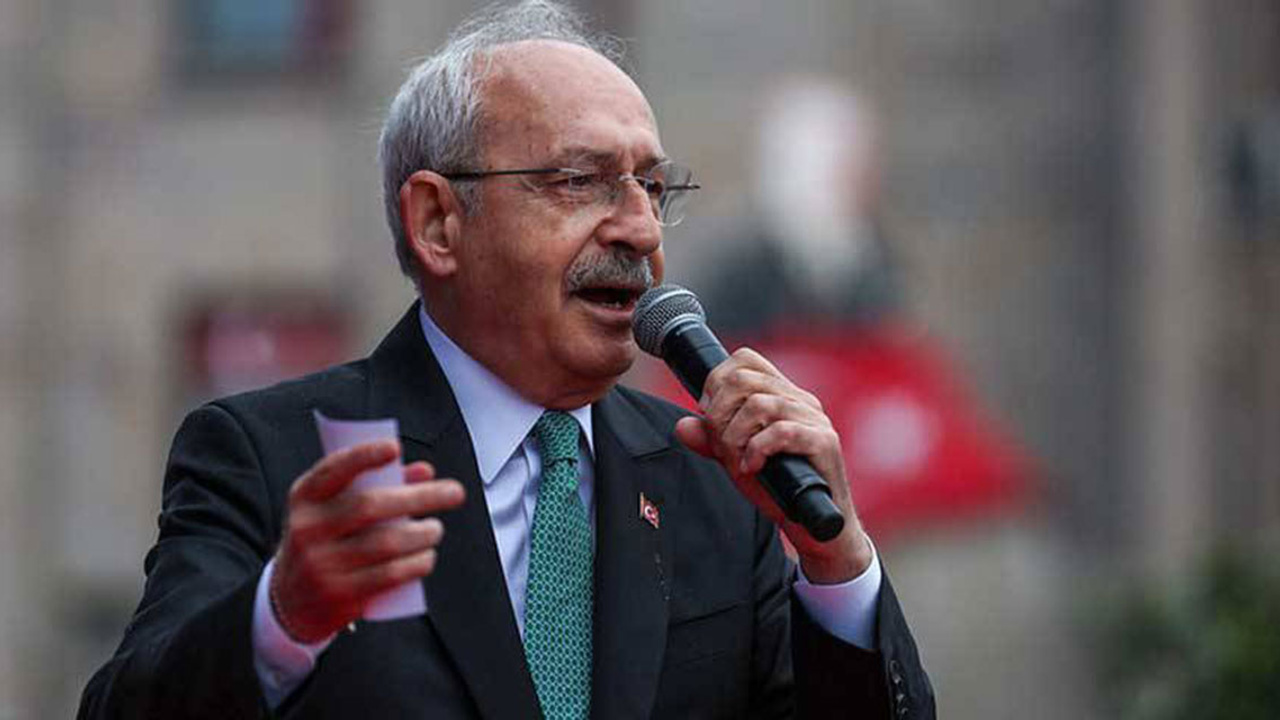 Kemal Kılıçdaroğlu Sakarya mitinginde taşlı saldırıya uğradı!