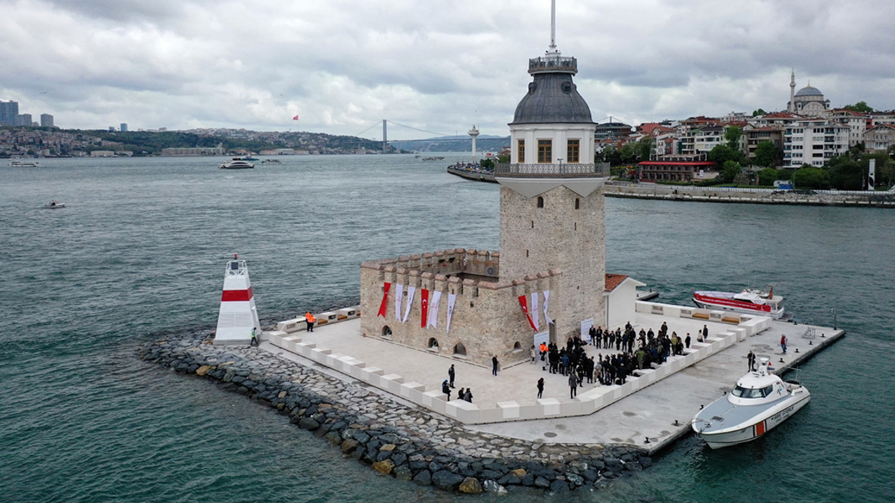 Kız Kulesi 2 yıl sonra İstanbullu ile buluşuyor