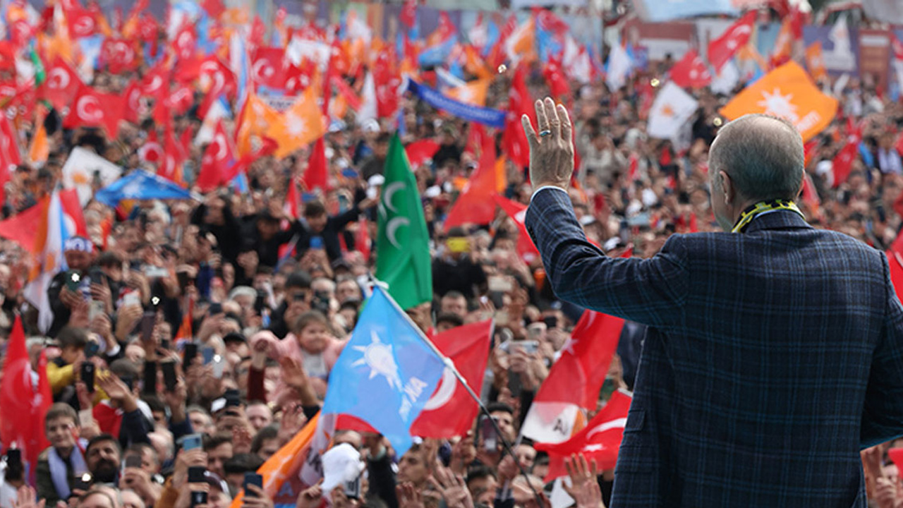 Cumhurbaşkanı Erdoğan, seçim kampanyaları için kolları sıvadı!