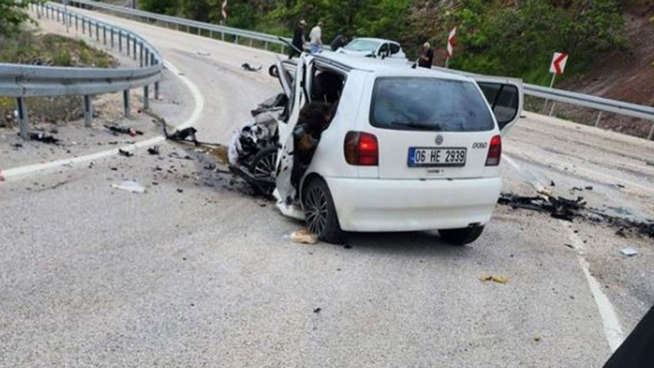 Ankara’da iki otomobil kafa kafaya çarpıştı! Çok sayıda can kaybı var