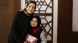 Hilal Ayık'a içleri ısıtan hayırlı olsun şiiri!