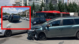 Etimesgut'ta kaza yapan araç yan yattı! Araç hurdaya döndü!