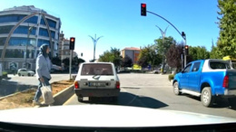 Kırşehir’de otomobil yaya geçidinde çocuğa çarptı