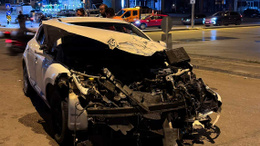 Etimesgut'ta otomobil ve dolmuş çarpıştı: 4 yaralı