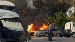 Ankara Etimesgut'ta otopark yangını: 5 araç kül oldu