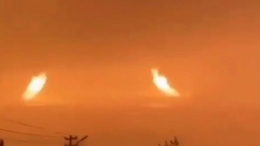 Deprem esnasında gölden yükselen alevler vatandaşı korkuttu