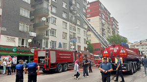 Ankara'da 10 katlı binada yangın: 1 ölü