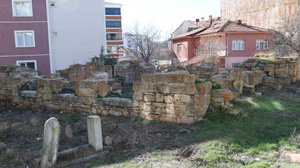 Binalar yükseldi tarihi camii kayboldu