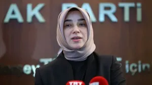 Özlem Zengin'den "görevden alındı" iddialarına yalanlama