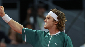 Madrid Açık'ta Rus tenisçi S. Rublev, Kanadalı Aliassime'yi 3 sette yenerek şampiyon oldu