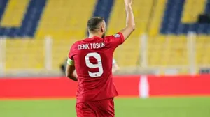 Cenk Tosun'dan pembe tezkere cevabı