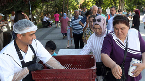 Yenimahalle’de aşure kazanları kaynıyor!