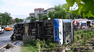 Ankara'da EGO otobüsü devrildi