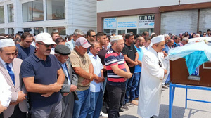 Elmadağ'da kopan TIR tekerinin çarpması sonucu yaşamını yitiren genç kız son yolculuğuna uğurlandı