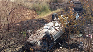 Yozgat'ın Aydıncık ilçesinde kontrolden çıkan araç şarampole devrildi: 2 yaralı