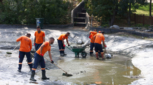 Çankaya’da park ve bahçelerde temizlik çalışmaları sürüyor