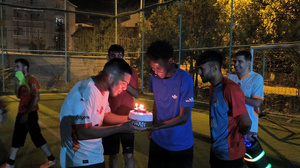 Ahi Evran Üniversitesi öğrencilerinden sürpriz doğum günü kutlaması