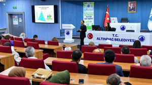 Altındağ Belediyesi’nin düzenlediği seminerlerde bu hafta Atık Yönetimi ve Geri Dönüşüm konuşuldu