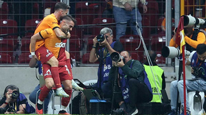 Galatasaray milli araya namağlup lider olarak girdi: Galatasaray 1-0 Alanyaspor