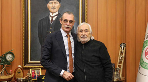 Etimesgut Belediye Başkanı Erdal Beşikçioğlu, Müjdat Gezen'le bir araya geldi